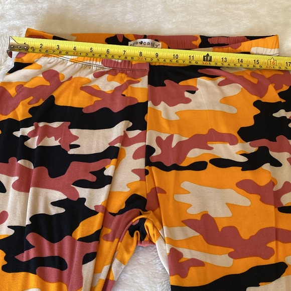 NWOT EYE CANDY  Camo Capri Cropped Leggings Plus Size 3X - Picture 4 of 12